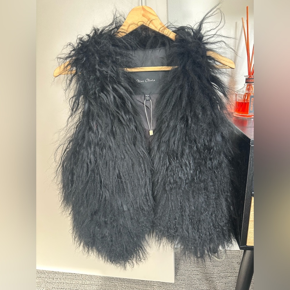 Olive Olivia Black Shag fur vest